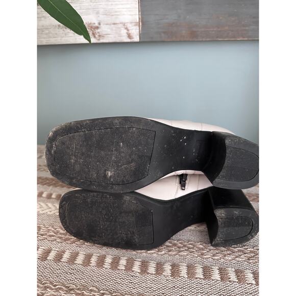 White Leather Boots With Heel Side Zipper by White Mountain Fairchild Size 8.5 M - Picture 5 of 7